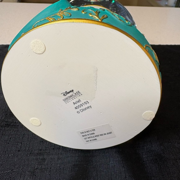 🔥🔥🔥Disney Showcase Collection Ariel From The Little Mermaid Water Globe - Picture 5 of 6